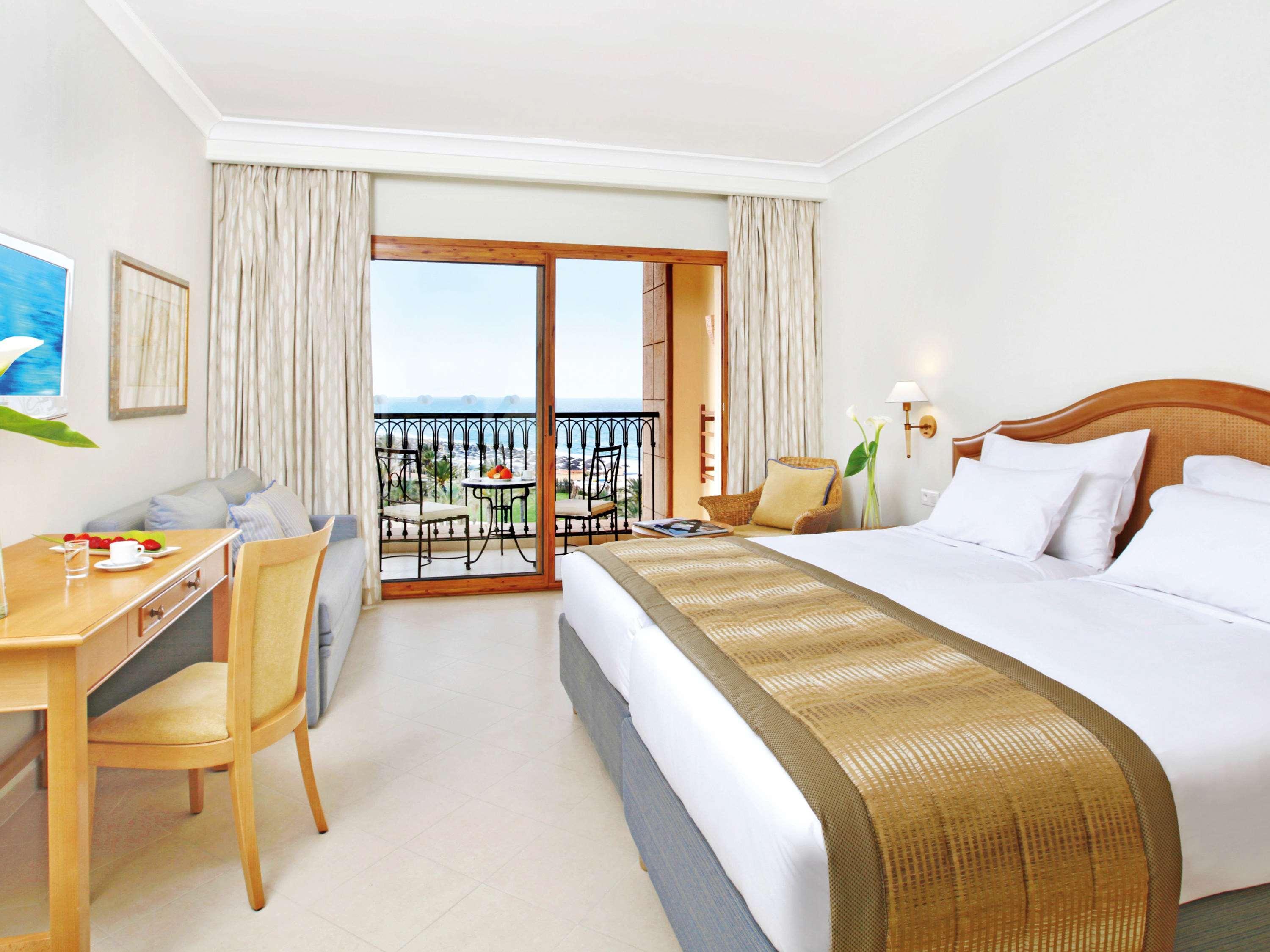 Moevenpick Resort & Marine Spa Susa Esterno foto A typical room at the hotel
