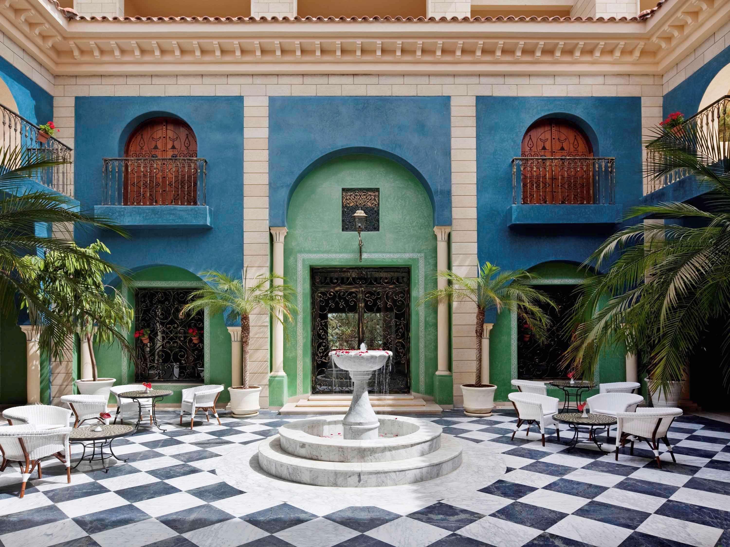 Moevenpick Resort & Marine Spa Susa Esterno foto The hotel's courtyard