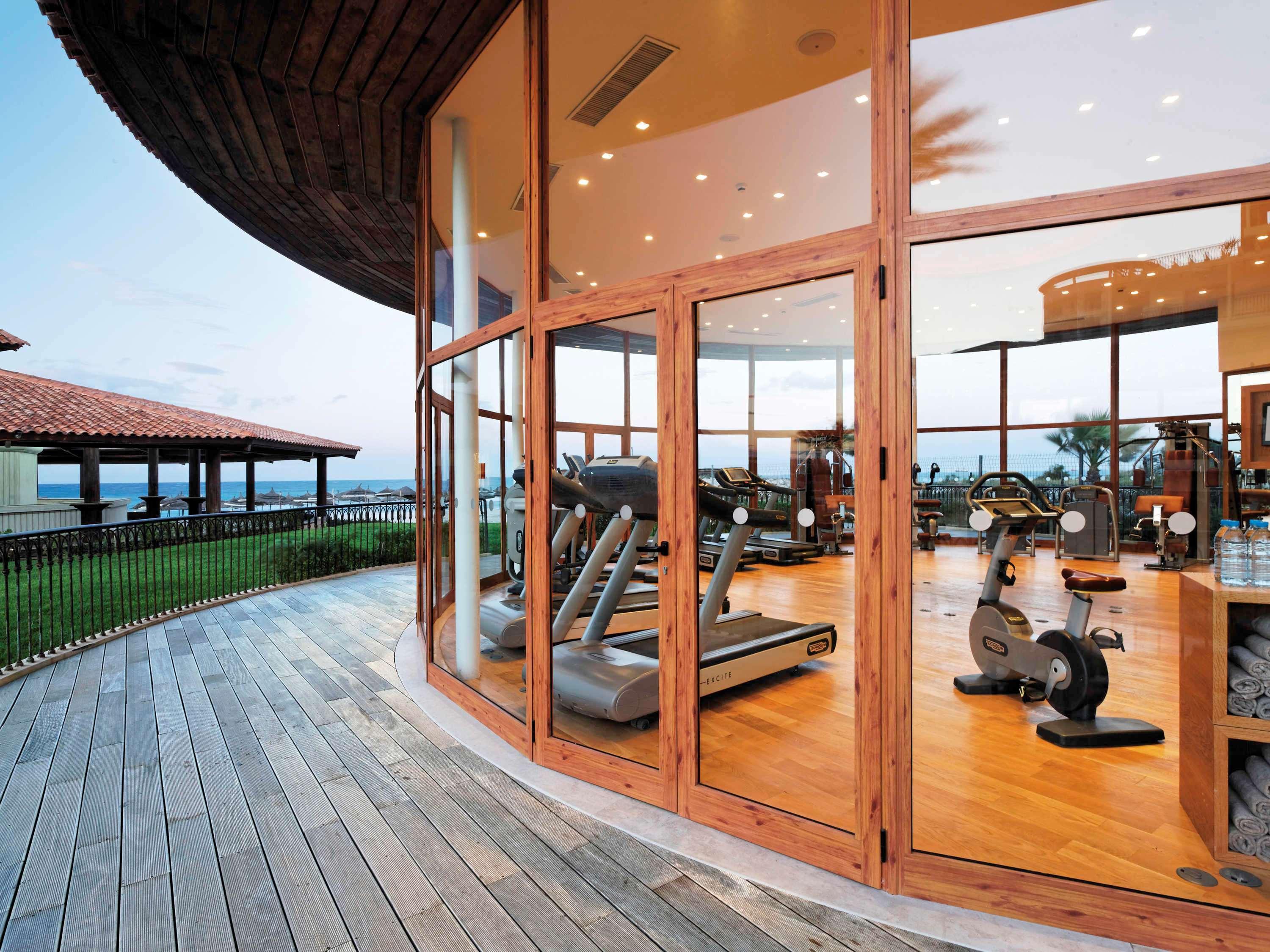 Moevenpick Resort & Marine Spa Susa Esterno foto The gym at the InterContinental Resort