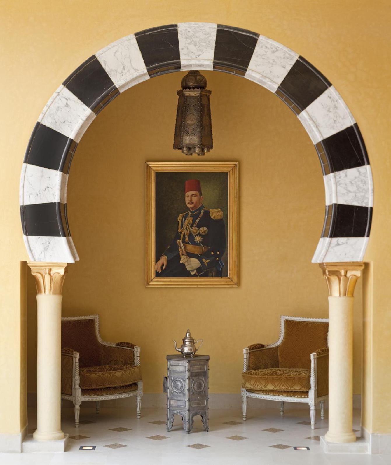 Moevenpick Resort & Marine Spa Susa Esterno foto A portrait of King Idris I in the Royal Palace of the King of Libya