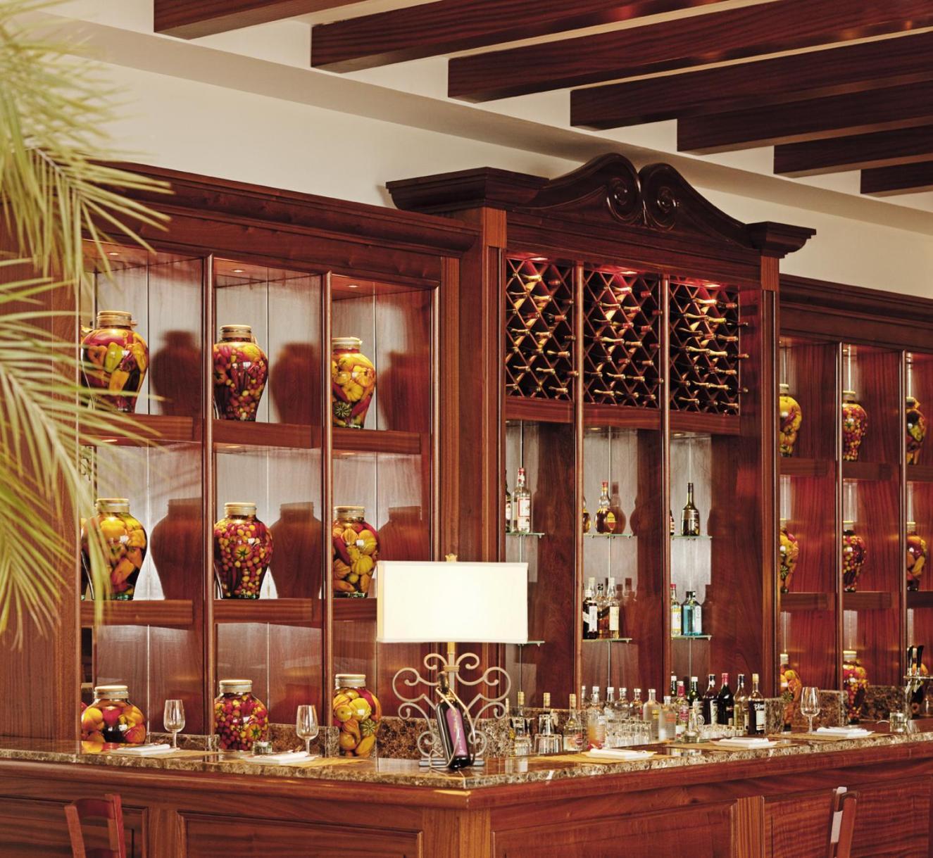 Moevenpick Resort & Marine Spa Susa Esterno foto A wine rack