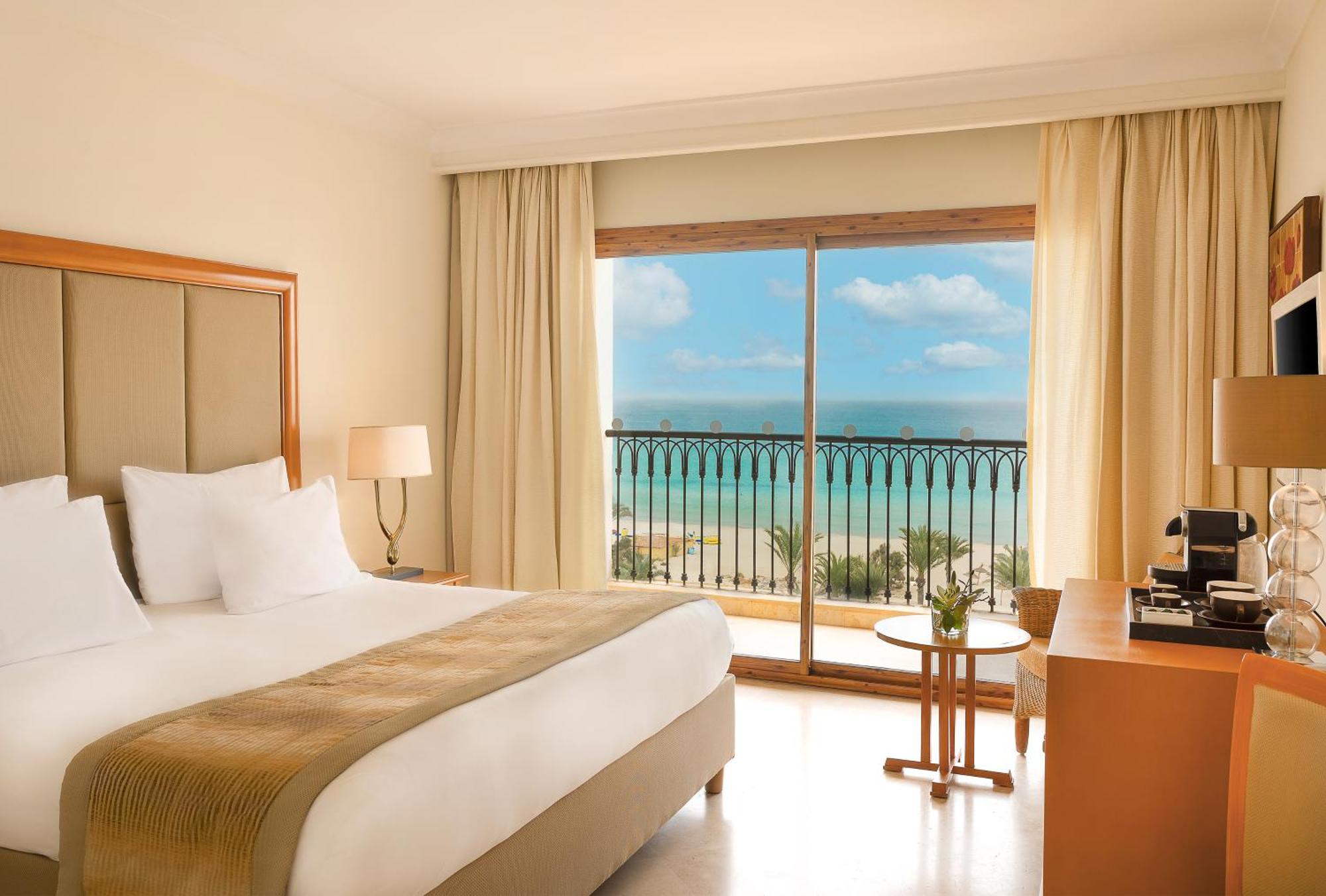 Moevenpick Resort & Marine Spa Susa Esterno foto A room at the Hilton Sharm El Sheikh