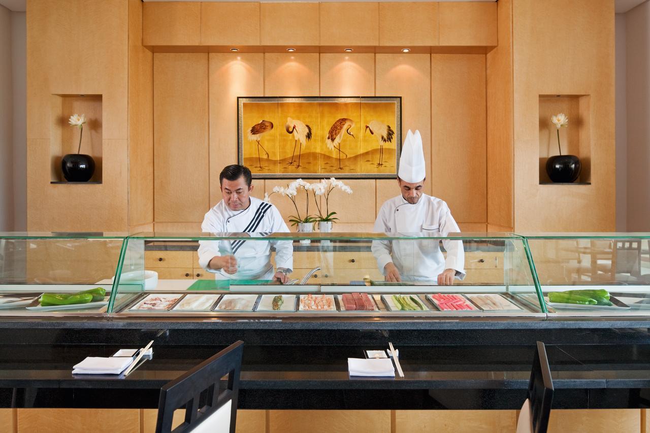 Moevenpick Resort & Marine Spa Susa Esterno foto A buffet at the Four Seasons Hotel in Hong Kong